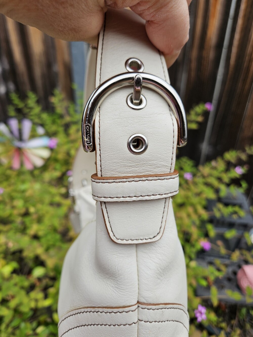 Vintage Coach Soho Small Hobo Bag - 9541 - Picture 8 of 16